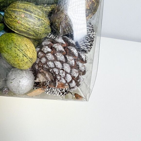 NEW World Market Holiday Classics Cedar Pine Potpourri 8oz - Picture 4 of 6